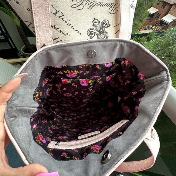 Heart Pattern Tote Bag - Picture 7 of 8